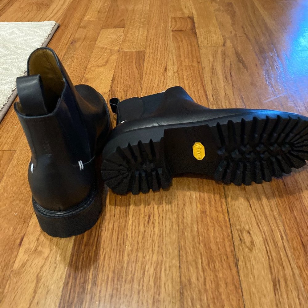 Go-To Chelsea Boot - Picture 3 of 4